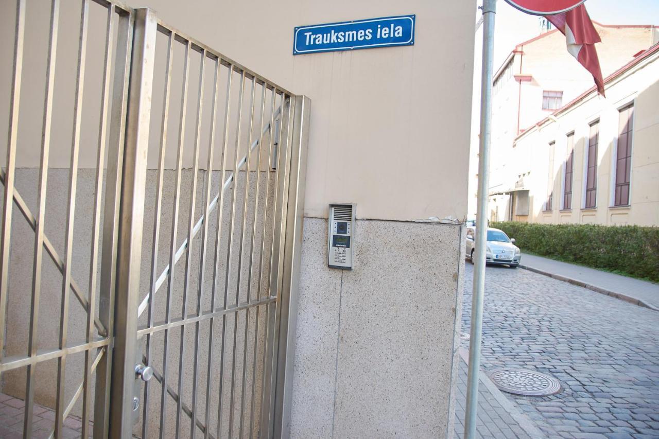 Studio Apartment In The Heart Of Riga Old Town ภายนอก รูปภาพ
